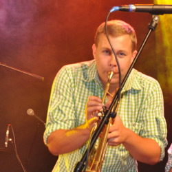 Pius Bauer - BaamBrass.Bayern:
DIE absoluten BayernBrass Newcomer aus dem Chiemgau ... brutal guad
... und hier kommen Sie direkt zu meiner Präsentation. Pius Bauer - BaamBrass.Bayern:
DIE absoluten BayernBrass Newcomer aus dem Chiemgau ... brutal guad
... und hier kommen Sie direkt zu meiner Präsentation.